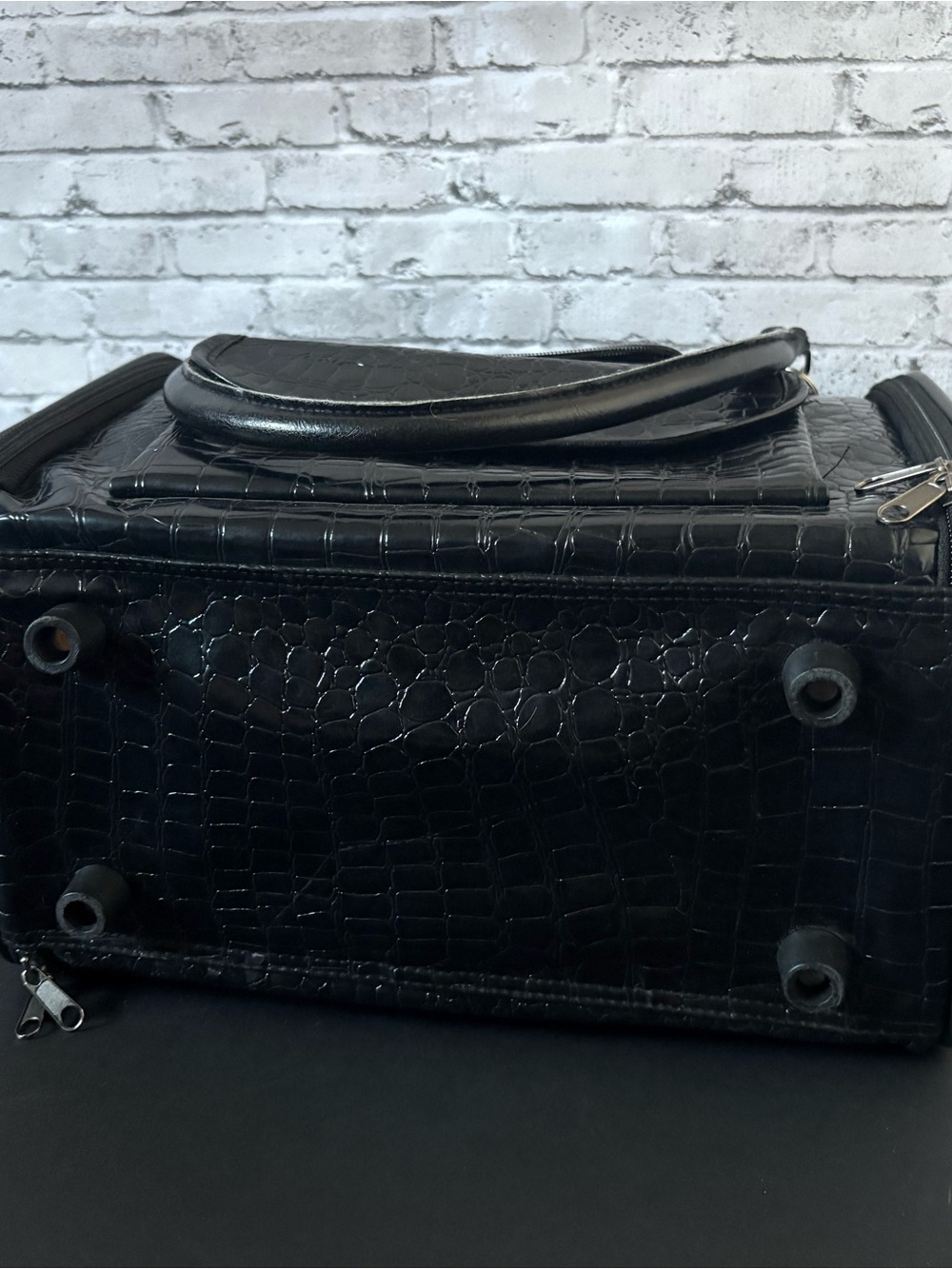 Black Croc-Embossed Cat Carrier - Picture 5 of 7